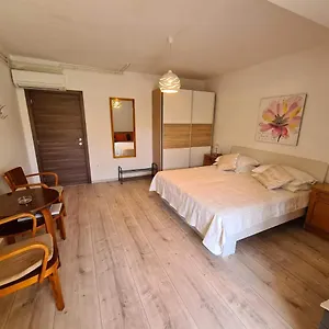https://apartments-ana-medulin-52203.in-istria.net
